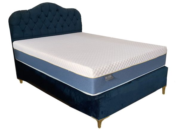 מיטה מרופדת קפיטונז' דגם רויאלטי כחול רויאל רגלי זהב