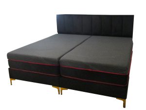 מיטה זוגית יהודית שחור עם מזרנים שחורים
